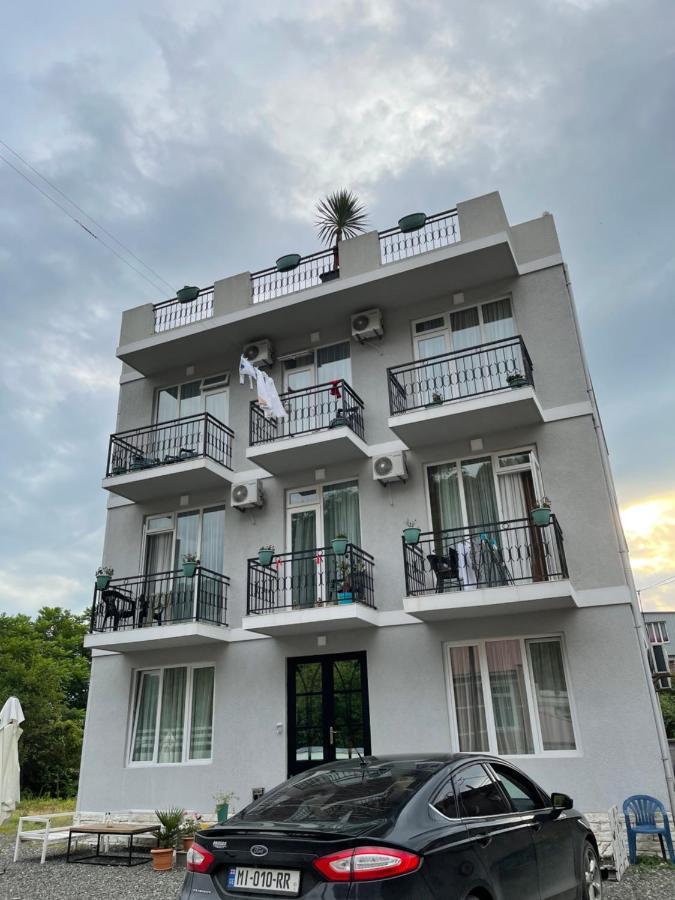 Hotel CHARLI Gonio Buitenkant foto