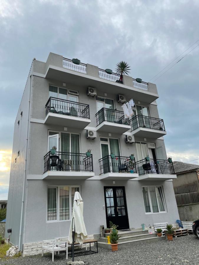 Hotel CHARLI Gonio Buitenkant foto
